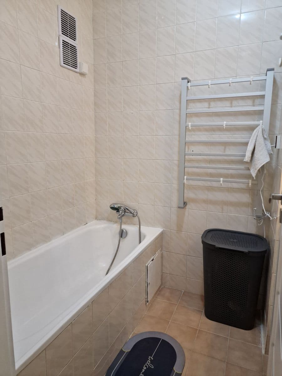 Prenájom bytu 3-izbový 70 m², Plamínkové, Praha, Praha Prenájom bytu 3-izbový 70 m², Plamínkové, Praha, Praha
