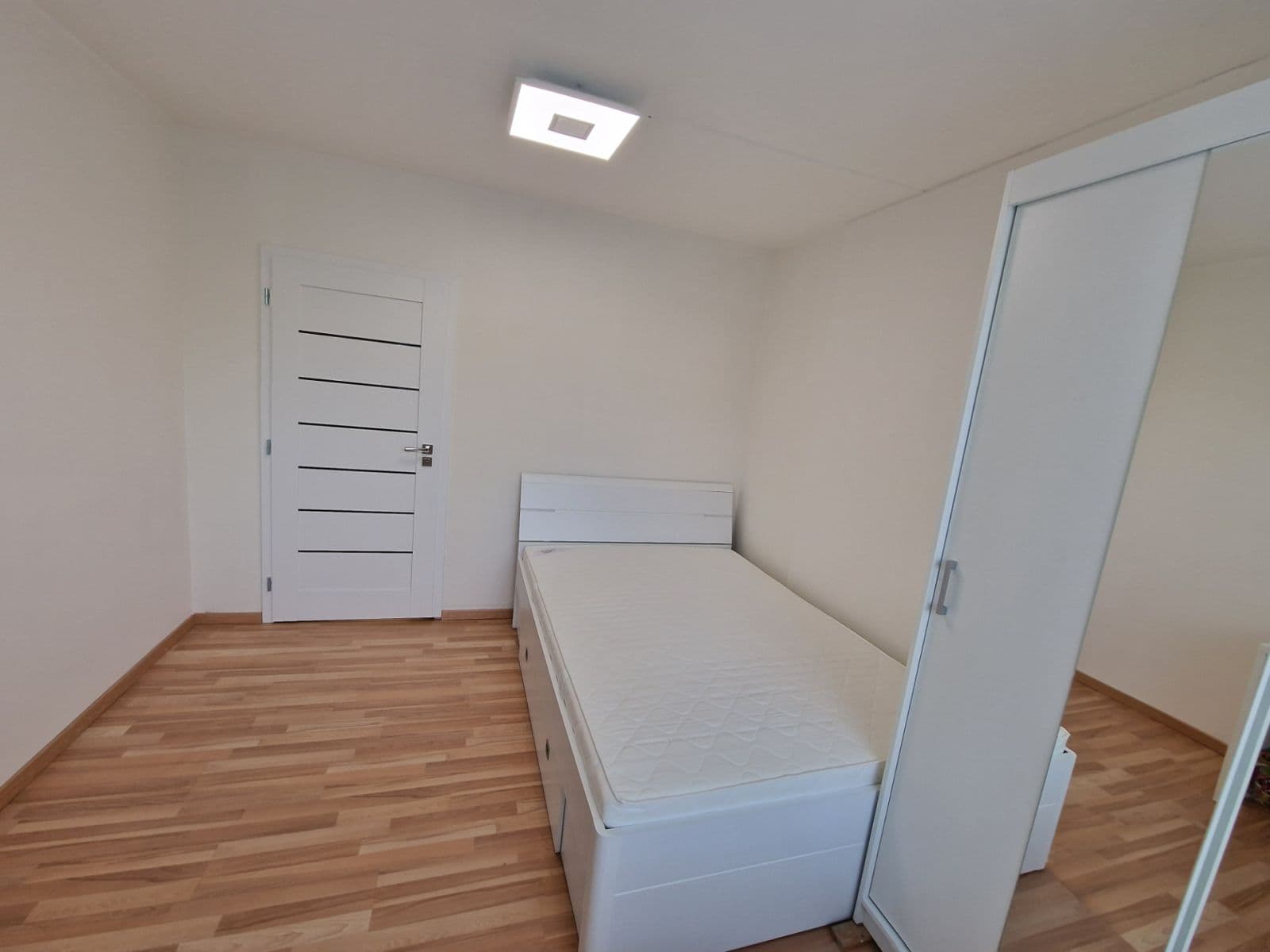 Prenájom bytu 3-izbový 70 m², Plamínkové, Praha, Praha Prenájom bytu 3-izbový 70 m², Plamínkové, Praha, Praha