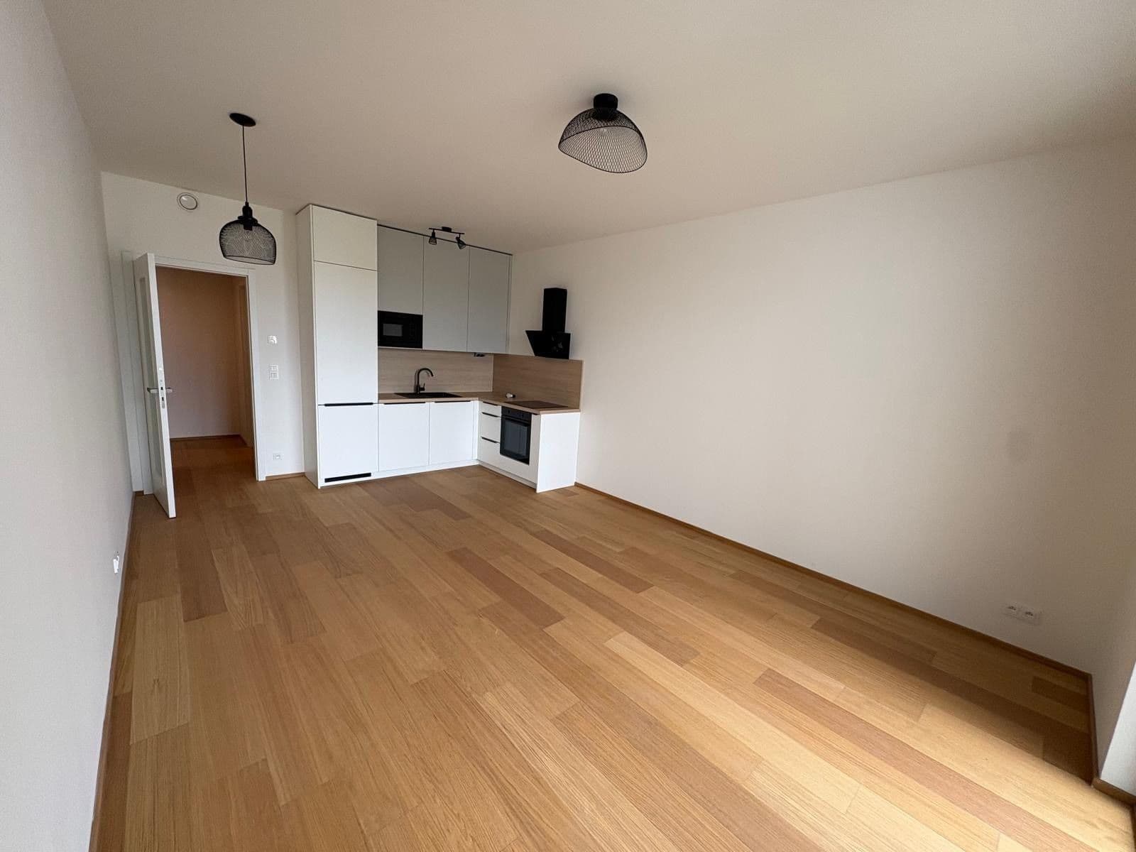 Prenájom bytu 1-izbový 40 m², V Třešňovce, Praha, Praha Prenájom bytu 1-izbový 40 m², V Třešňovce, Praha, Praha