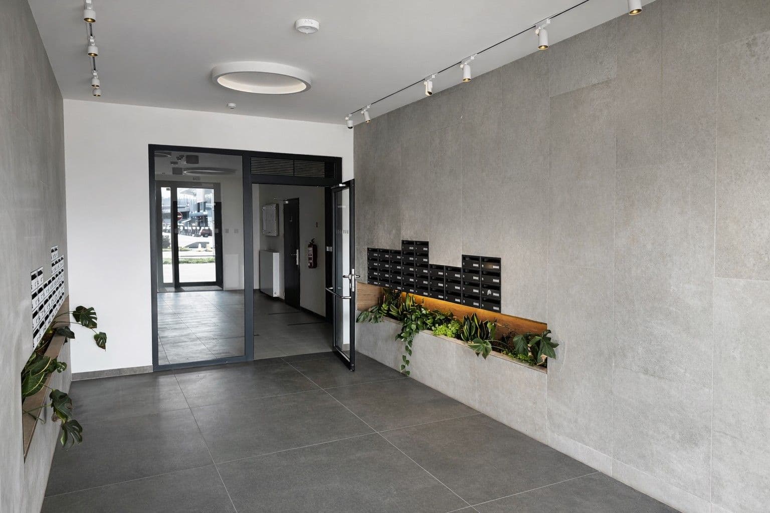 Prenájom bytu 1-izbový 40 m², V Třešňovce, Praha, Praha Prenájom bytu 1-izbový 40 m², V Třešňovce, Praha, Praha