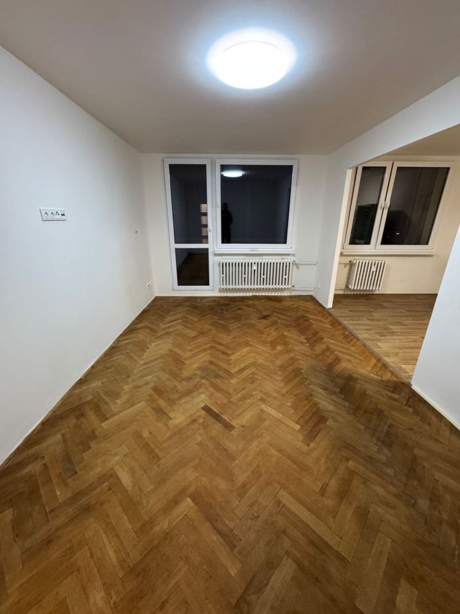 Prenájom bytu 3-izbový 73 m², Pod Strání, Praha, Praha Prenájom bytu 3-izbový 73 m², Pod Strání, Praha, Praha