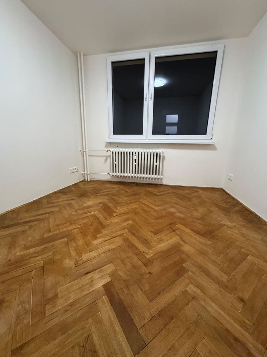 Prenájom bytu 3-izbový 73 m², Pod Strání, Praha, Praha Prenájom bytu 3-izbový 73 m², Pod Strání, Praha, Praha