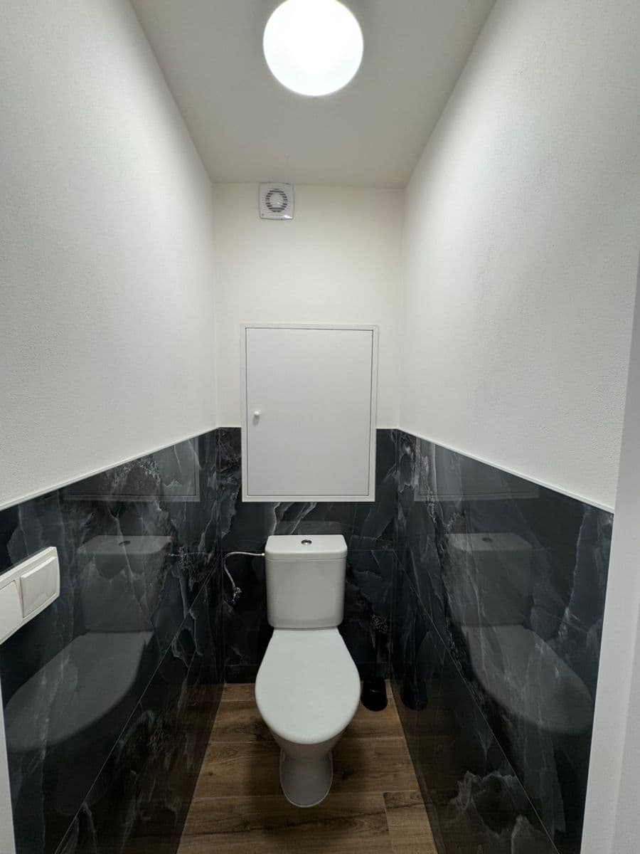 Prenájom bytu 3-izbový 73 m², Pod Strání, Praha, Praha Prenájom bytu 3-izbový 73 m², Pod Strání, Praha, Praha