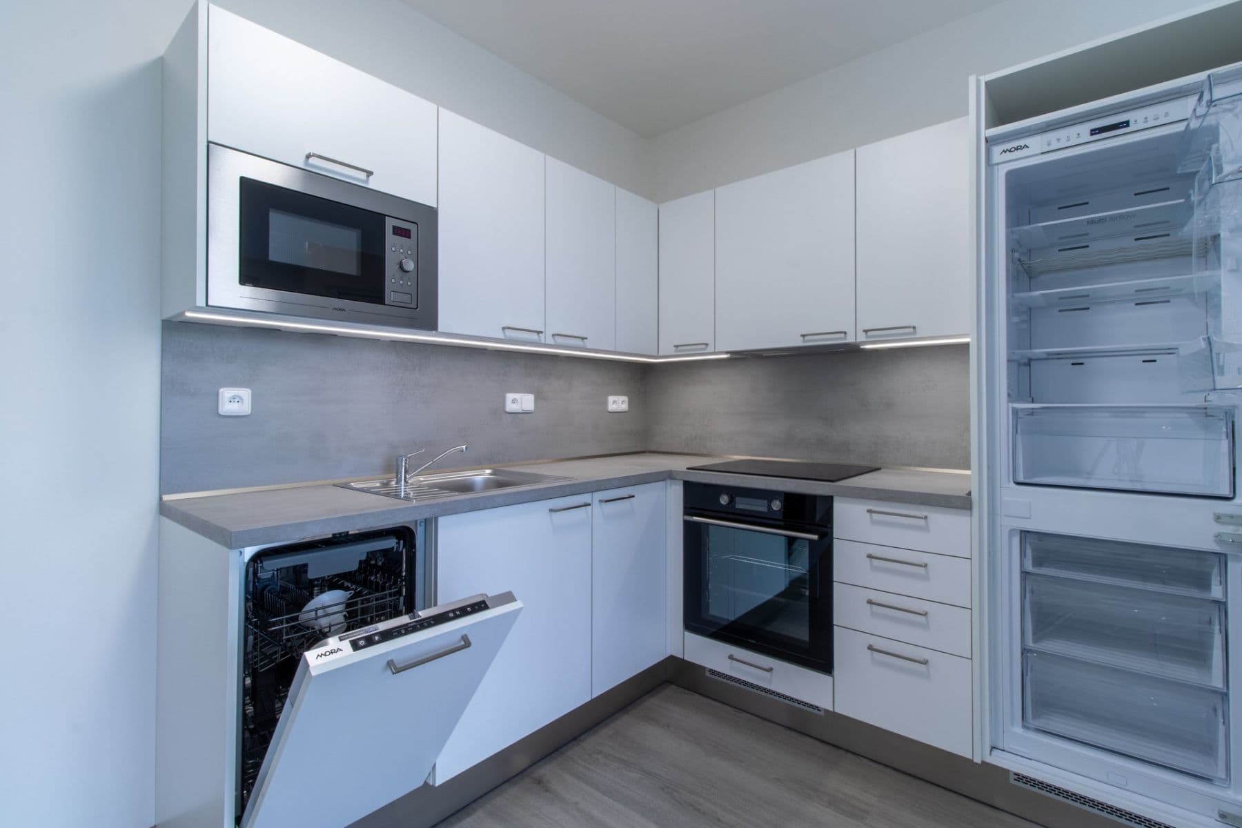 Prenájom bytu 2-izbový 45 m², Pod Harfou, Praha, Praha Prenájom bytu 2-izbový 45 m², Pod Harfou, Praha, Praha
