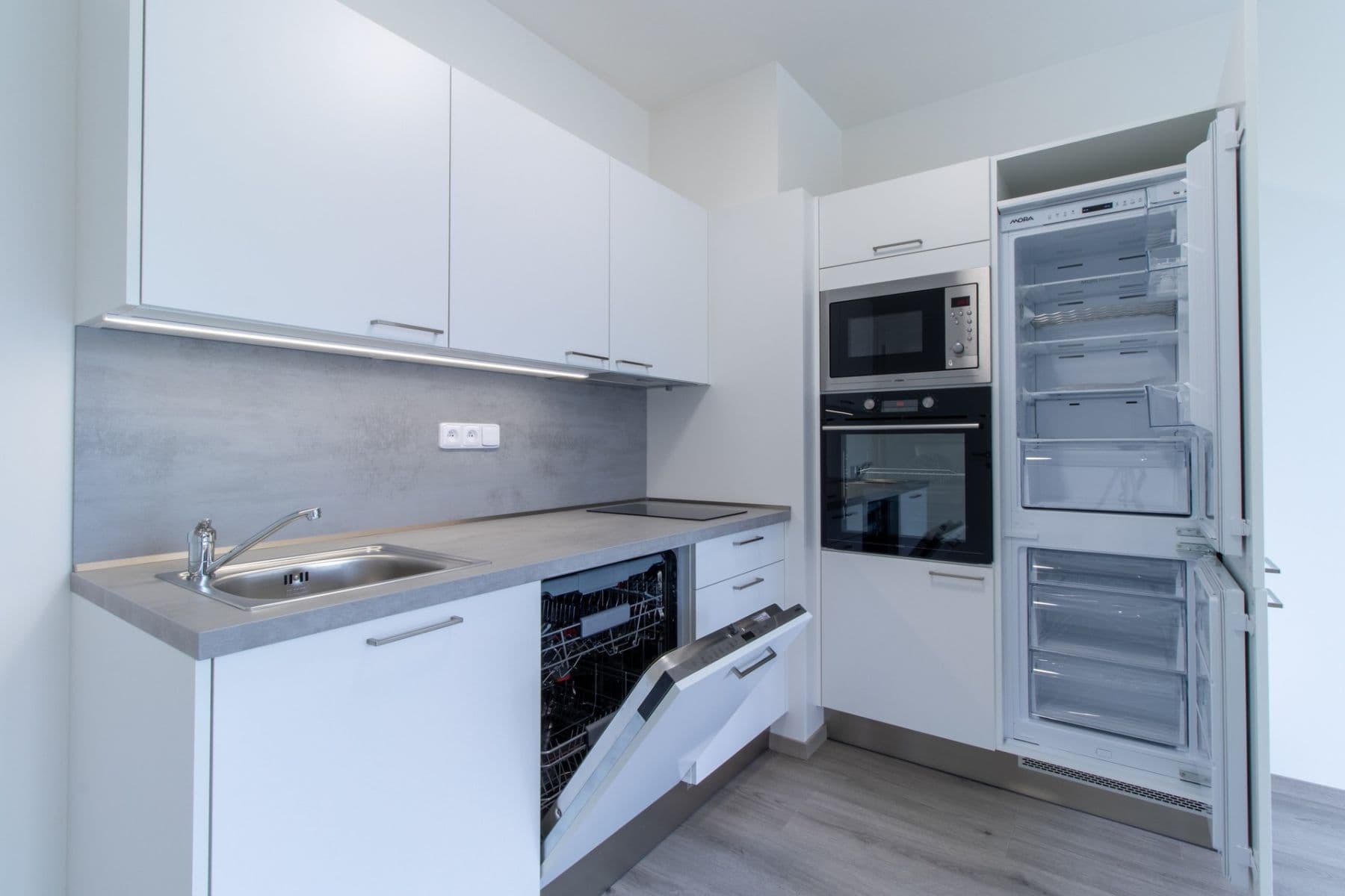 Prenájom bytu 2-izbový 44 m², Pod Harfou, Praha, Praha Prenájom bytu 2-izbový 44 m², Pod Harfou, Praha, Praha