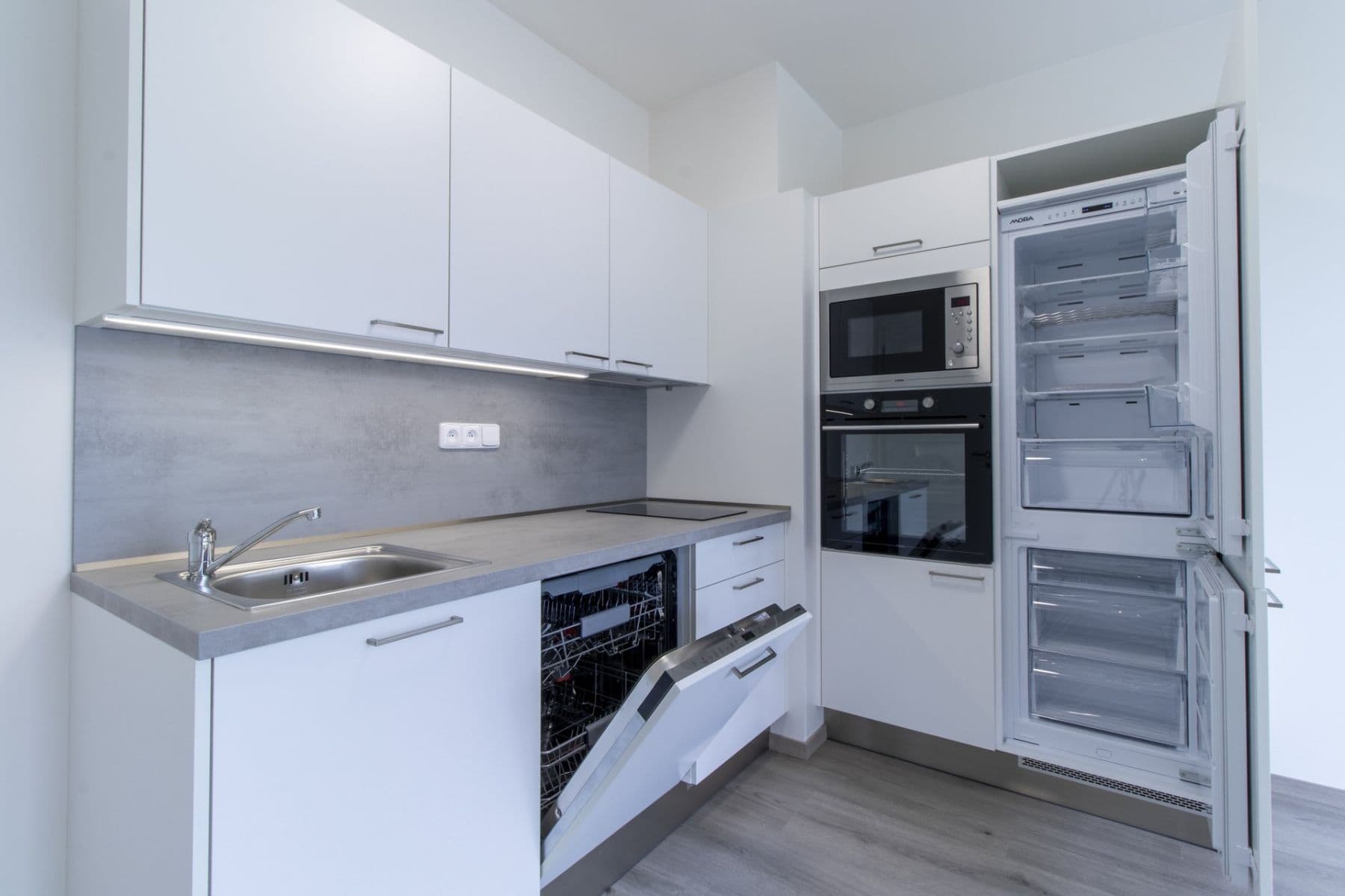 Prenájom bytu 2-izbový 44 m², Pod Harfou, Praha, Praha Prenájom bytu 2-izbový 44 m², Pod Harfou, Praha, Praha