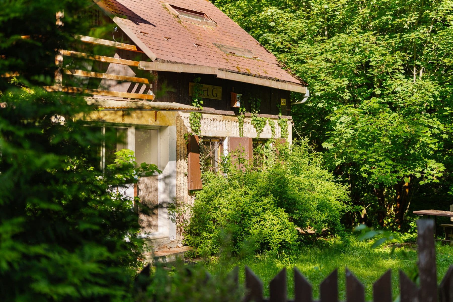 Predaj rekreačného objektu 79 m², pozemok 1.171 m², Mořinka, Středočeský kraj Predaj rekreačného objektu 79 m², pozemok 1.171 m², Mořinka, Středočeský kraj
