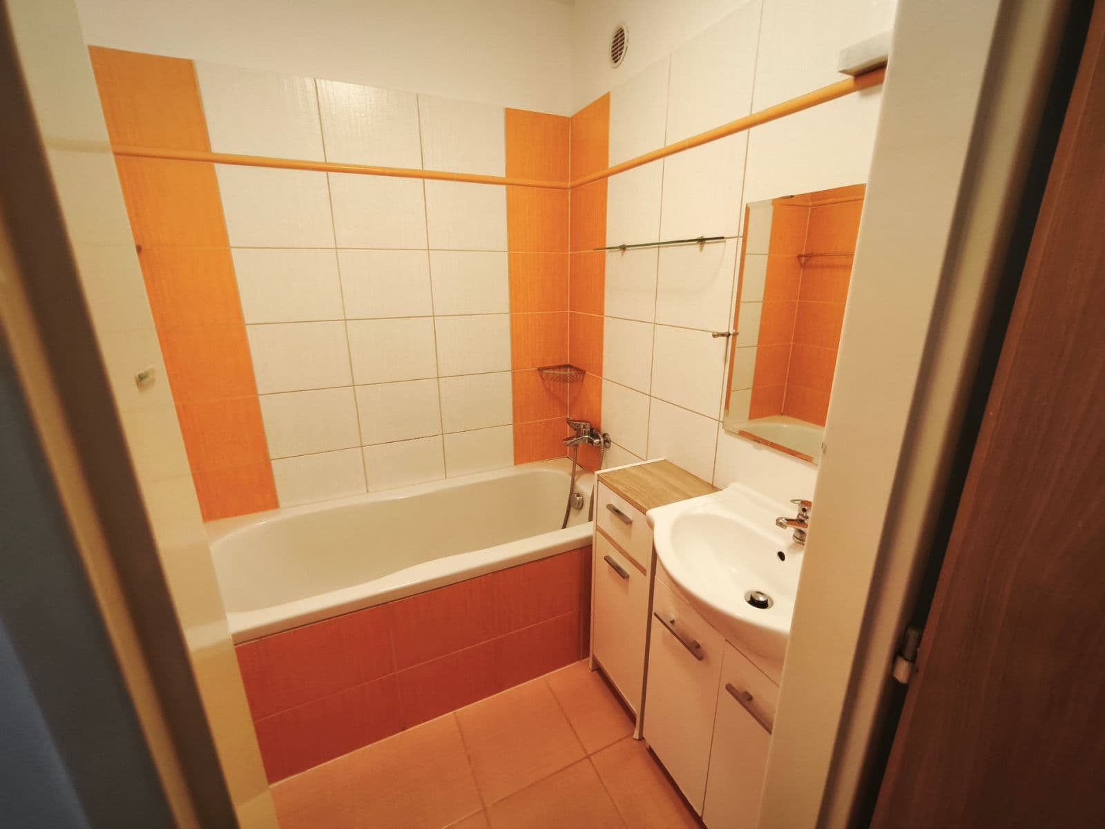 Prenájom bytu 1-izbový 40 m², Lábkova, Plzeň, Plzeňský kraj Prenájom bytu 1-izbový 40 m², Lábkova, Plzeň, Plzeňský kraj