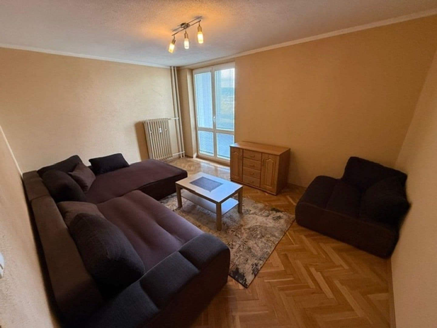 Prenájom bytu 3-izbový 64 m², Račianska, Nové Mesto, Bratislavský kraj Prenájom bytu 3-izbový 64 m², Račianska, Nové Mesto, Bratislavský kraj
