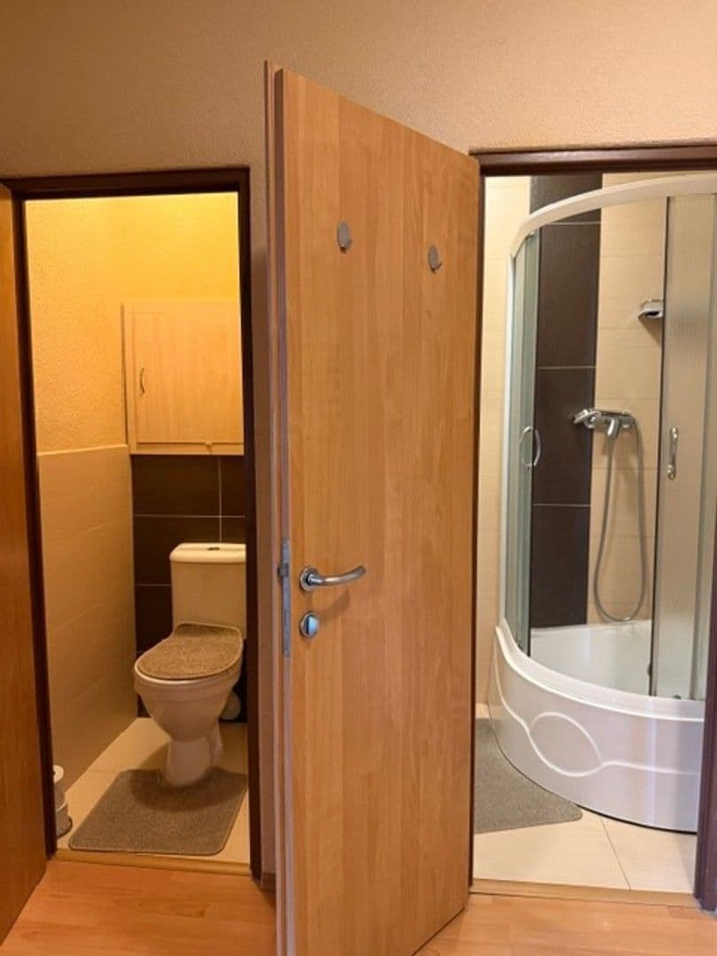 Prenájom bytu 3-izbový 64 m², Račianska, Nové Mesto, Bratislavský kraj Prenájom bytu 3-izbový 64 m², Račianska, Nové Mesto, Bratislavský kraj