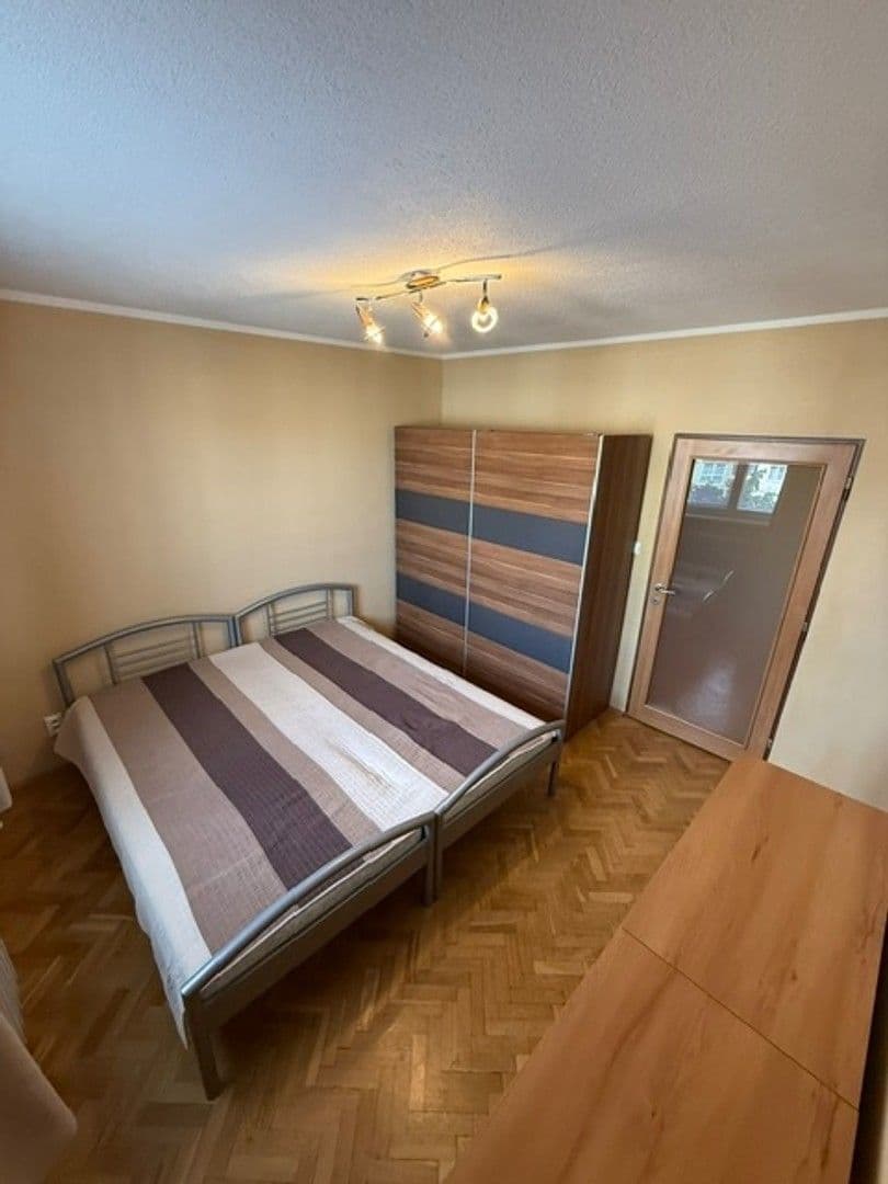 Prenájom bytu 3-izbový 64 m², Račianska, Nové Mesto, Bratislavský kraj Prenájom bytu 3-izbový 64 m², Račianska, Nové Mesto, Bratislavský kraj