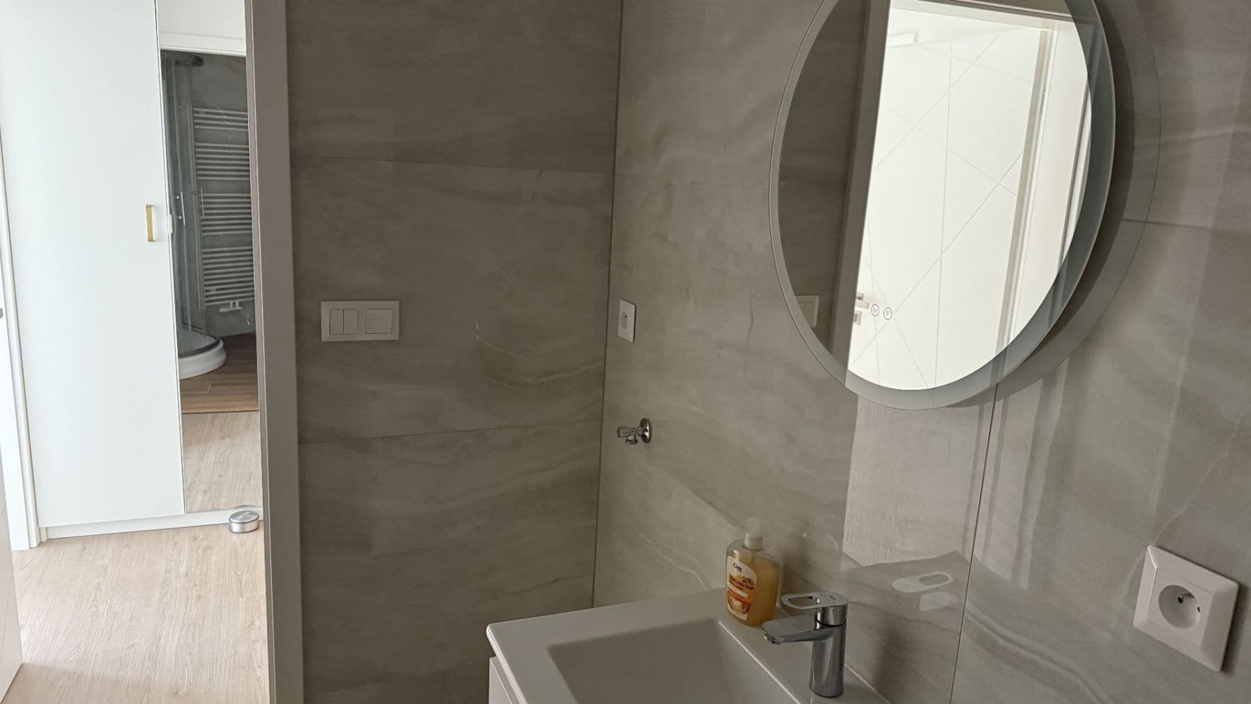 Prenájom bytu 1-izbový 33 m², Faměrovo náměstí, Brno, Jihomoravský kraj Prenájom bytu 1-izbový 33 m², Faměrovo náměstí, Brno, Jihomoravský kraj