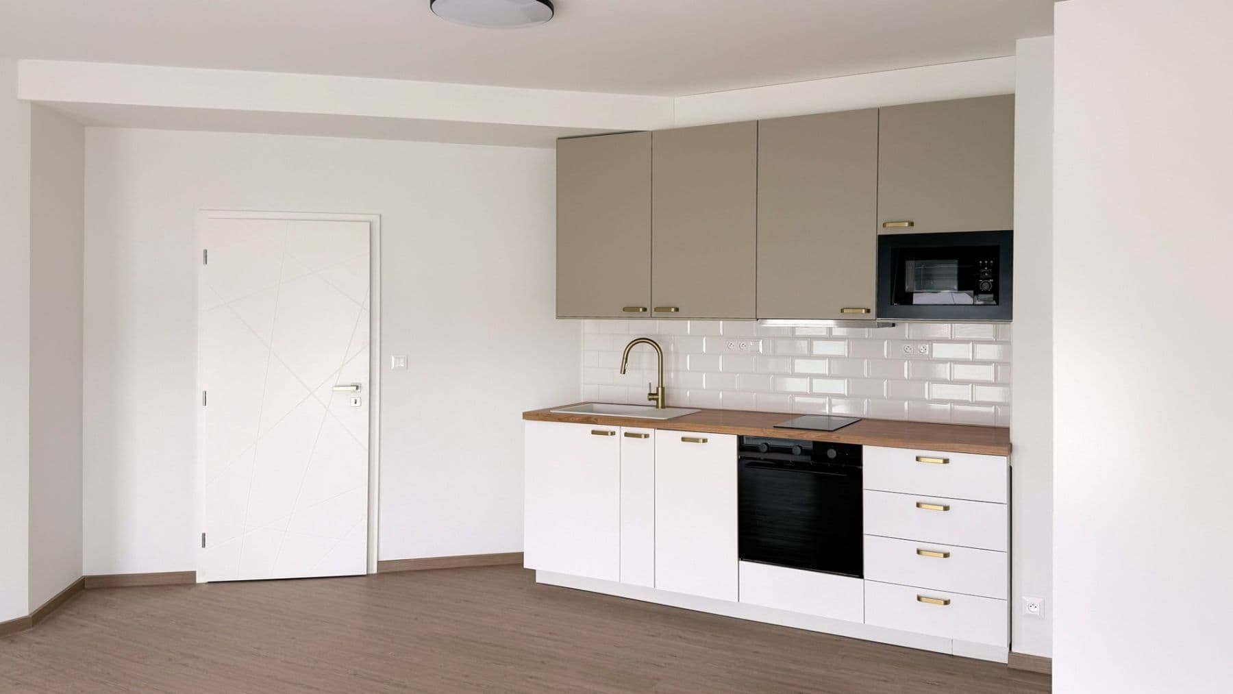 Prenájom bytu 1-izbový 33 m², Faměrovo náměstí, Brno, Jihomoravský kraj Prenájom bytu 1-izbový 33 m², Faměrovo náměstí, Brno, Jihomoravský kraj