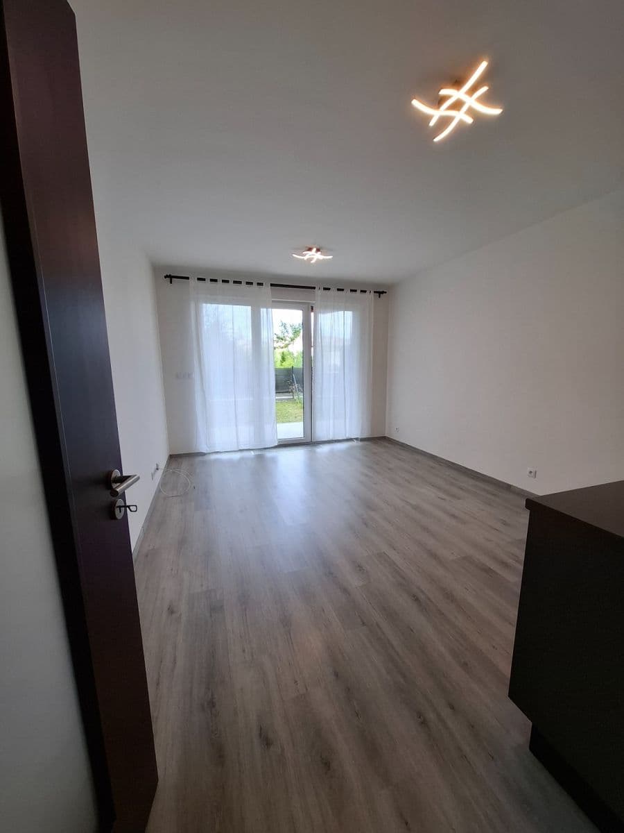 Prenájom bytu 1-izbový 30 m², Švehlova, Praha, Praha Prenájom bytu 1-izbový 30 m², Švehlova, Praha, Praha