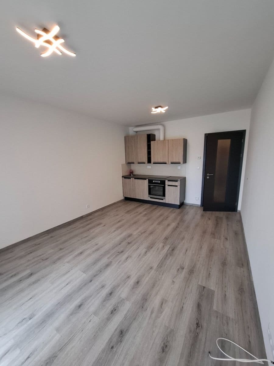 Prenájom bytu 1-izbový 30 m², Švehlova, Praha, Praha Prenájom bytu 1-izbový 30 m², Švehlova, Praha, Praha