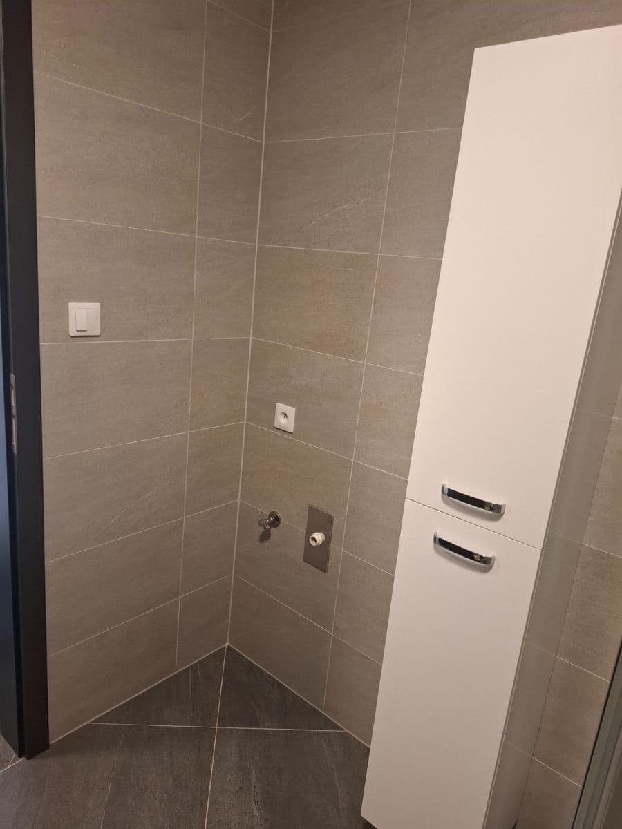 Prenájom bytu 1-izbový 30 m², Švehlova, Praha, Praha Prenájom bytu 1-izbový 30 m², Švehlova, Praha, Praha