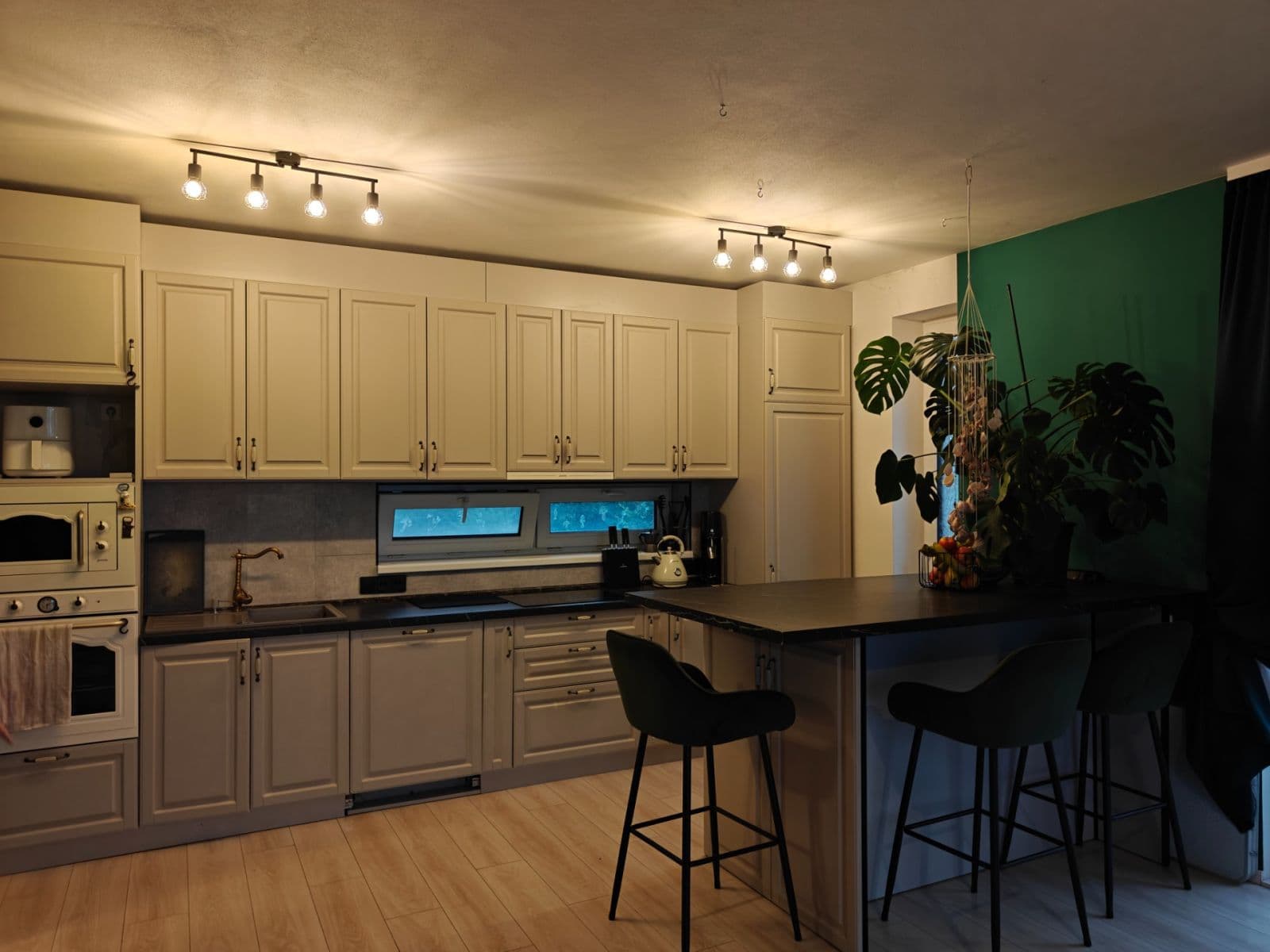 Prenájom bytu 3-izbový 80 m², Pod Zahrady, Přezletice, Středočeský kraj Prenájom bytu 3-izbový 80 m², Pod Zahrady, Přezletice, Středočeský kraj