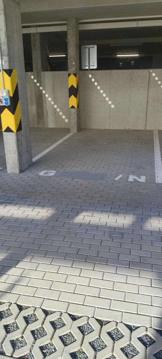 Prenájom garáže 15 m², Praha, Praha Prenájom garáže 15 m², Praha, Praha