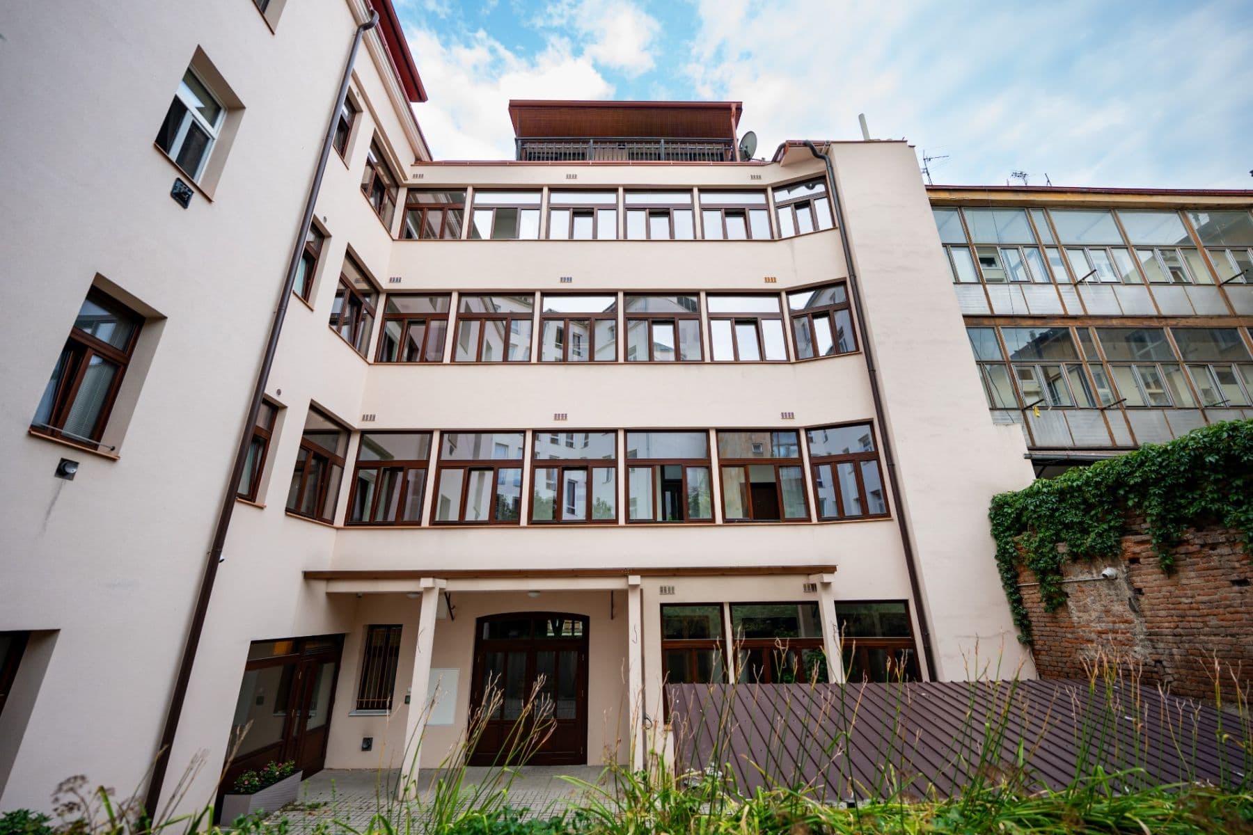Prenájom bytu 3-izbový 110 m², Drtinova, Praha, Praha Prenájom bytu 3-izbový 110 m², Drtinova, Praha, Praha
