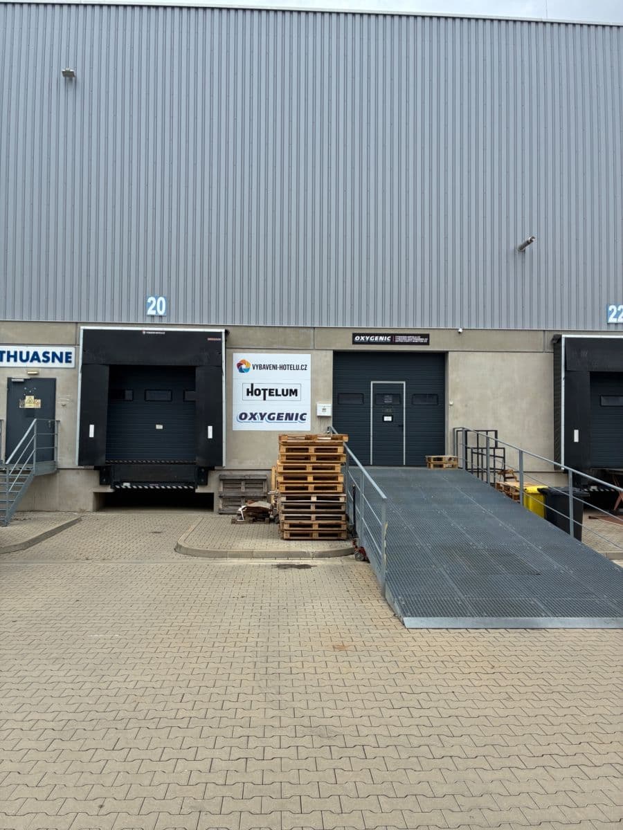 Prenájom nebytového priestoru 550 m², Za Tratí, Chrášťany, Středočeský kraj Prenájom nebytového priestoru 550 m², Za Tratí, Chrášťany, Středočeský kraj