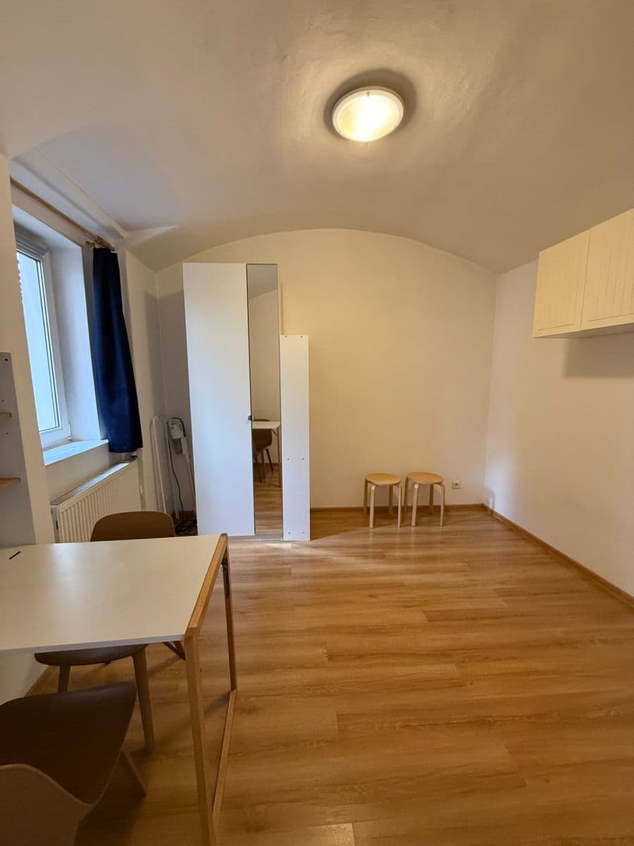 Prenájom bytu Garsoniéra 19 m², Francouzská, Praha, Praha Prenájom bytu Garsoniéra 19 m², Francouzská, Praha, Praha