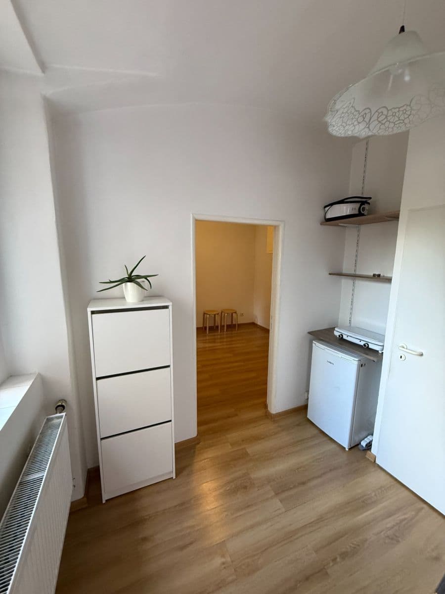 Prenájom bytu Garsoniéra 19 m², Francouzská, Praha, Praha Prenájom bytu Garsoniéra 19 m², Francouzská, Praha, Praha