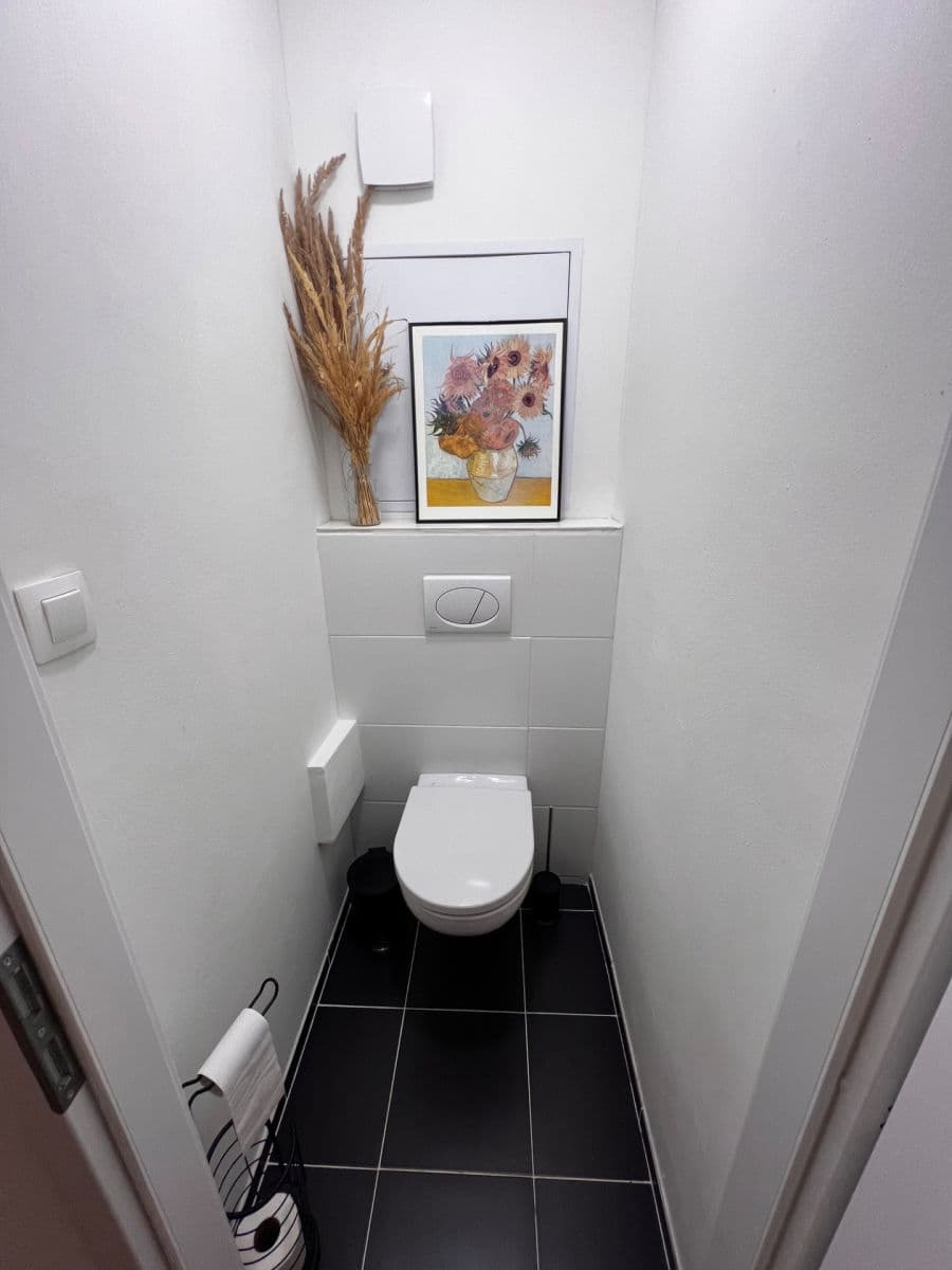 Prenájom bytu 2-izbový 47 m², Veternicová, Karlova Ves, Bratislavský kraj Prenájom bytu 2-izbový 47 m², Veternicová, Karlova Ves, Bratislavský kraj