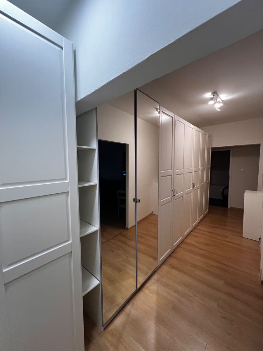Prenájom bytu 2-izbový 47 m², Veternicová, Karlova Ves, Bratislavský kraj Prenájom bytu 2-izbový 47 m², Veternicová, Karlova Ves, Bratislavský kraj