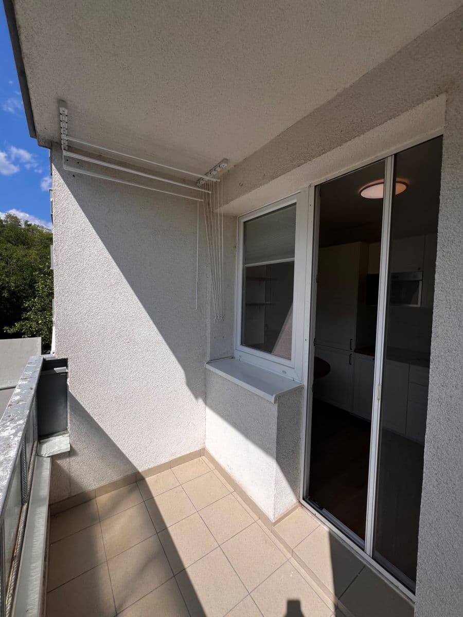 Prenájom bytu 2-izbový 47 m², Veternicová, Karlova Ves, Bratislavský kraj Prenájom bytu 2-izbový 47 m², Veternicová, Karlova Ves, Bratislavský kraj