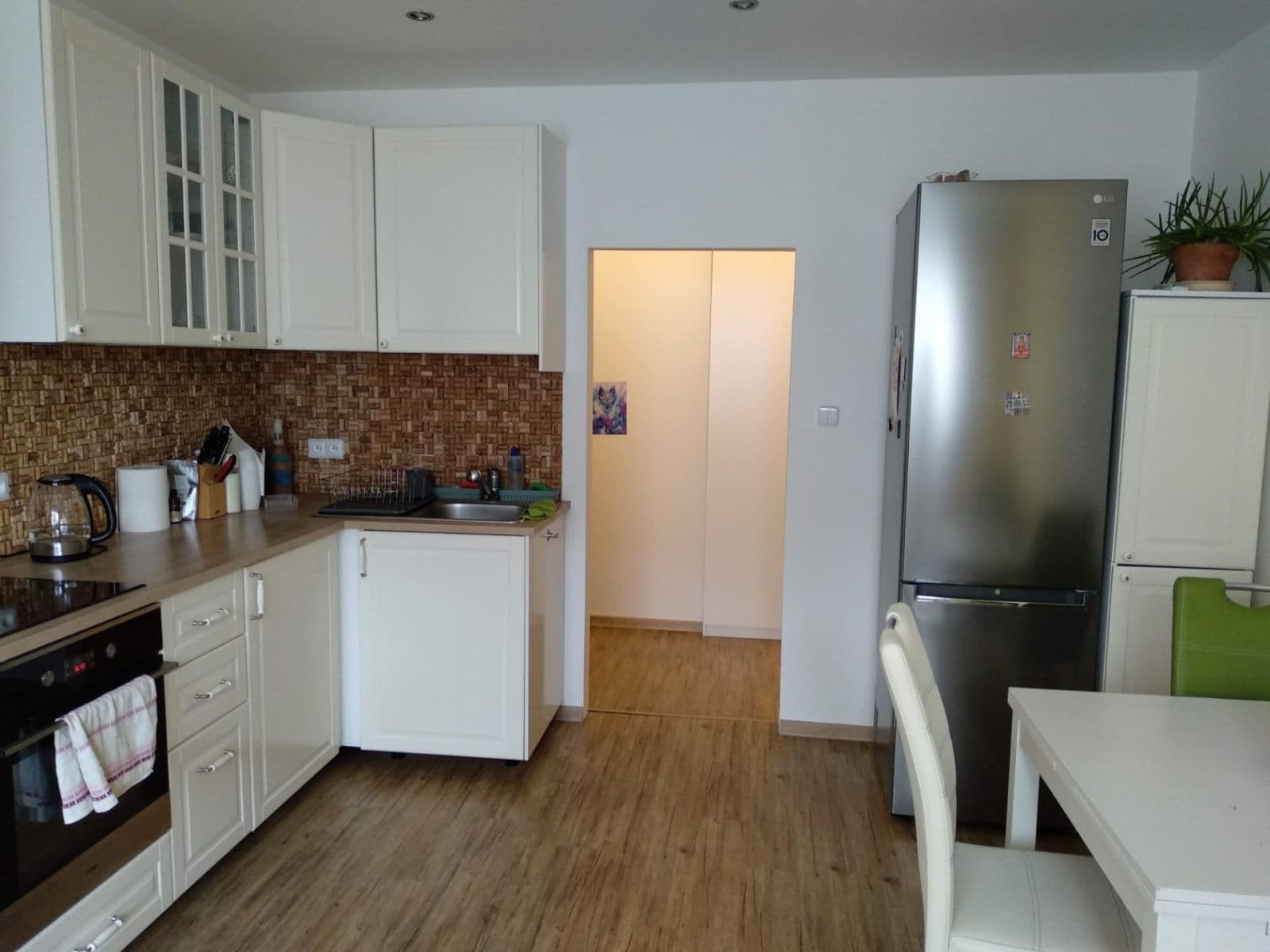 Prenájom bytu 3-izbový 61 m², Jevanská, Praha, Praha Prenájom bytu 3-izbový 61 m², Jevanská, Praha, Praha
