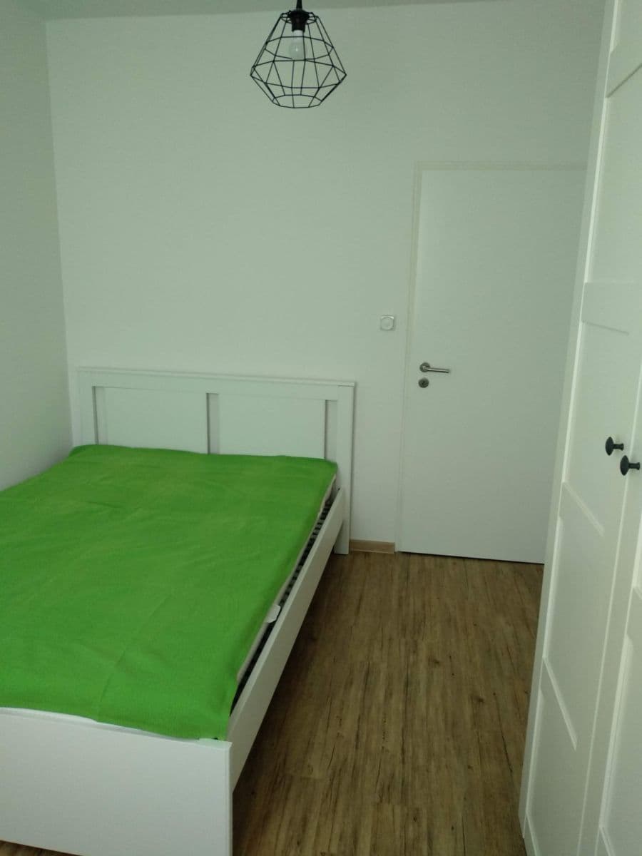 Prenájom bytu 3-izbový 61 m², Jevanská, Praha, Praha Prenájom bytu 3-izbový 61 m², Jevanská, Praha, Praha