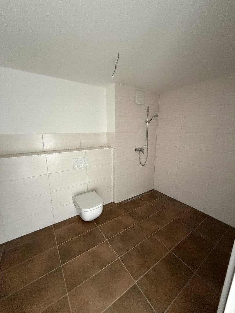 Prenájom bytu 4-izbový 147 m², Franz-Mehring-Straße 13 a-c, Schwerin, Meklenbursko-Predpomoransko Prenájom bytu 4-izbový 147 m², Franz-Mehring-Straße 13 a-c, Schwerin, Meklenbursko-Predpomoransko
