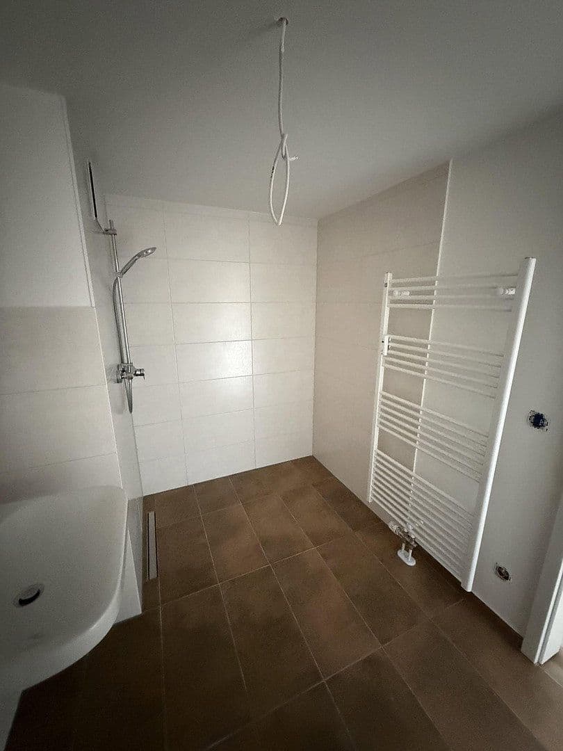 Prenájom bytu 4-izbový 147 m², Franz-Mehring-Straße 13 a-c, Schwerin, Meklenbursko-Predpomoransko Prenájom bytu 4-izbový 147 m², Franz-Mehring-Straße 13 a-c, Schwerin, Meklenbursko-Predpomoransko