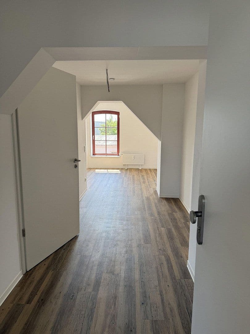 Prenájom bytu 4-izbový 147 m², Franz-Mehring-Straße 13 a-c, Schwerin, Meklenbursko-Predpomoransko Prenájom bytu 4-izbový 147 m², Franz-Mehring-Straße 13 a-c, Schwerin, Meklenbursko-Predpomoransko