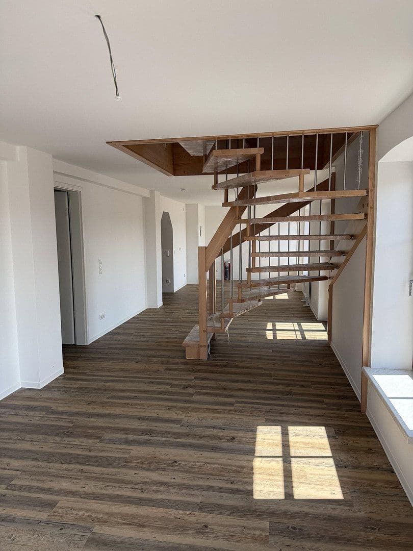 Prenájom bytu 4-izbový 147 m², Franz-Mehring-Straße 13 a-c, Schwerin, Meklenbursko-Predpomoransko Prenájom bytu 4-izbový 147 m², Franz-Mehring-Straße 13 a-c, Schwerin, Meklenbursko-Predpomoransko