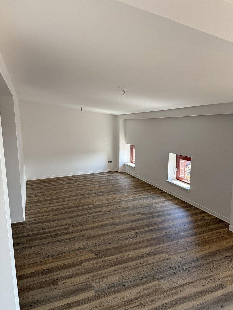Prenájom bytu 4-izbový 147 m², Franz-Mehring-Straße 13 a-c, Schwerin, Meklenbursko-Predpomoransko Prenájom bytu 4-izbový 147 m², Franz-Mehring-Straße 13 a-c, Schwerin, Meklenbursko-Predpomoransko