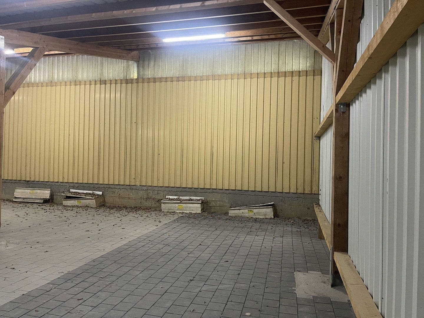 Prenájom nebytového priestoru 187 m², Im Gewerbepark 1, Hunderdorf, Bavorsko Prenájom nebytového priestoru 187 m², Im Gewerbepark 1, Hunderdorf, Bavorsko