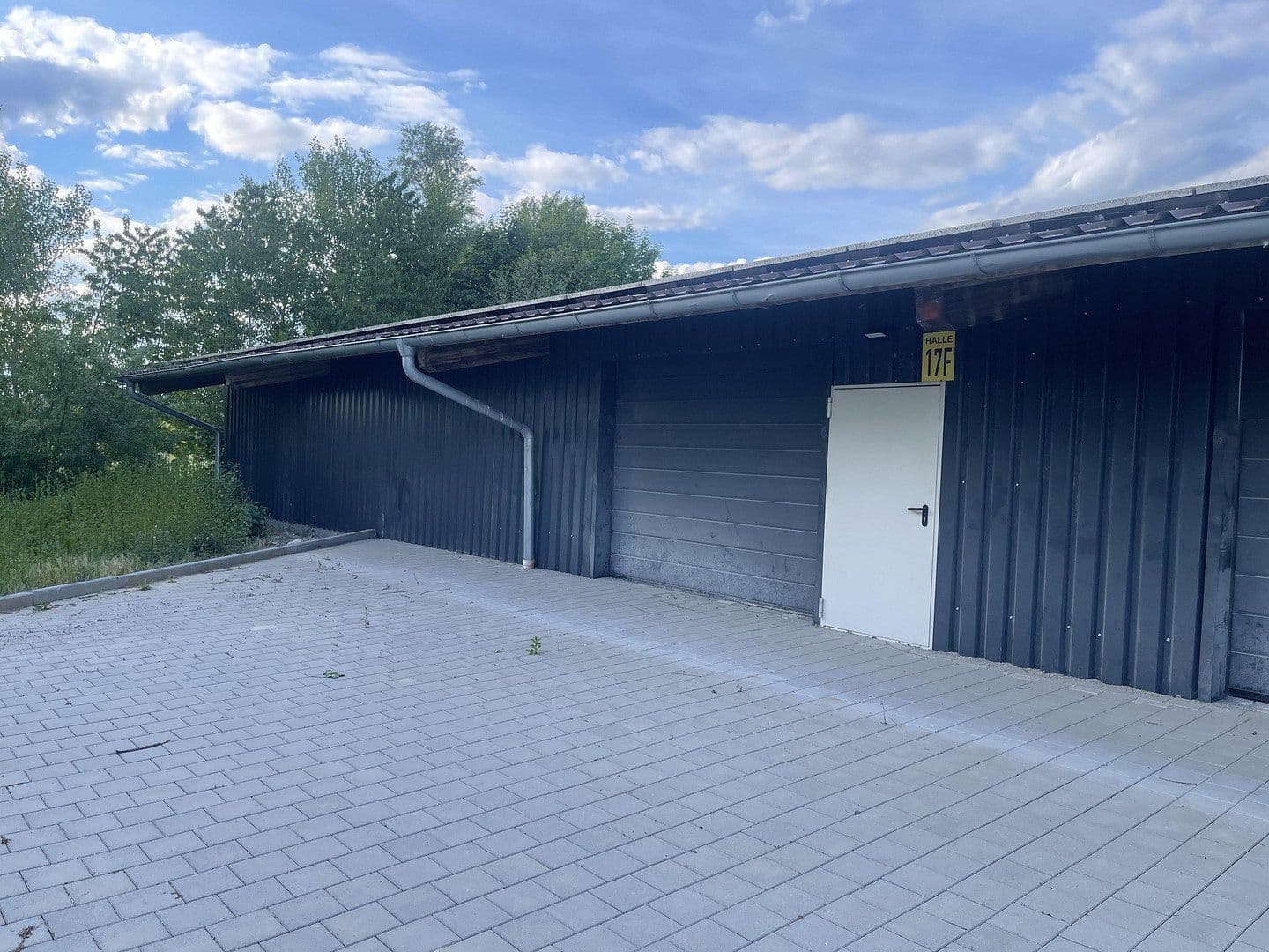 Prenájom nebytového priestoru 187 m², Im Gewerbepark 1, Hunderdorf, Bavorsko Prenájom nebytového priestoru 187 m², Im Gewerbepark 1, Hunderdorf, Bavorsko