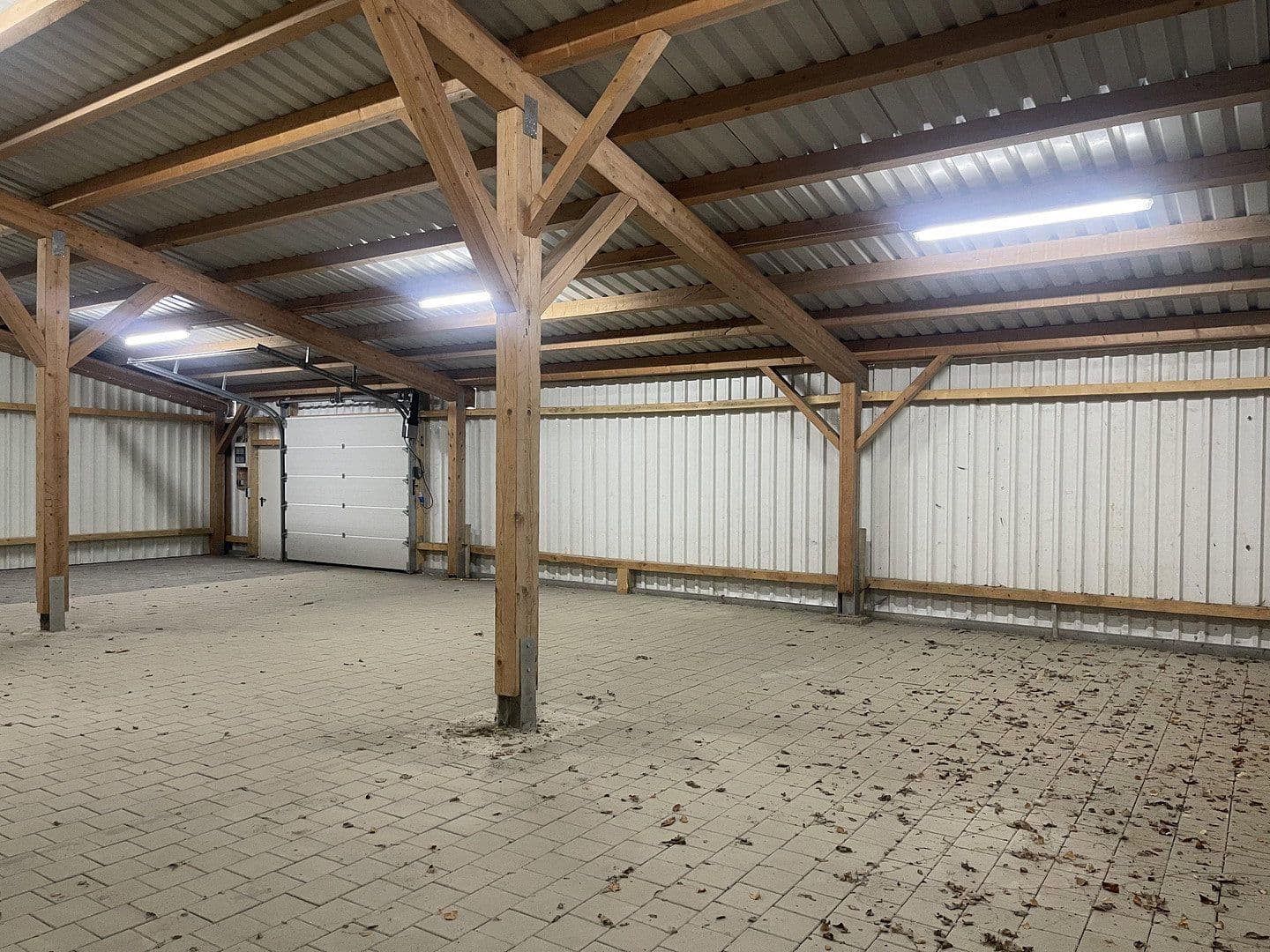 Prenájom nebytového priestoru 187 m², Im Gewerbepark 1, Hunderdorf, Bavorsko Prenájom nebytového priestoru 187 m², Im Gewerbepark 1, Hunderdorf, Bavorsko