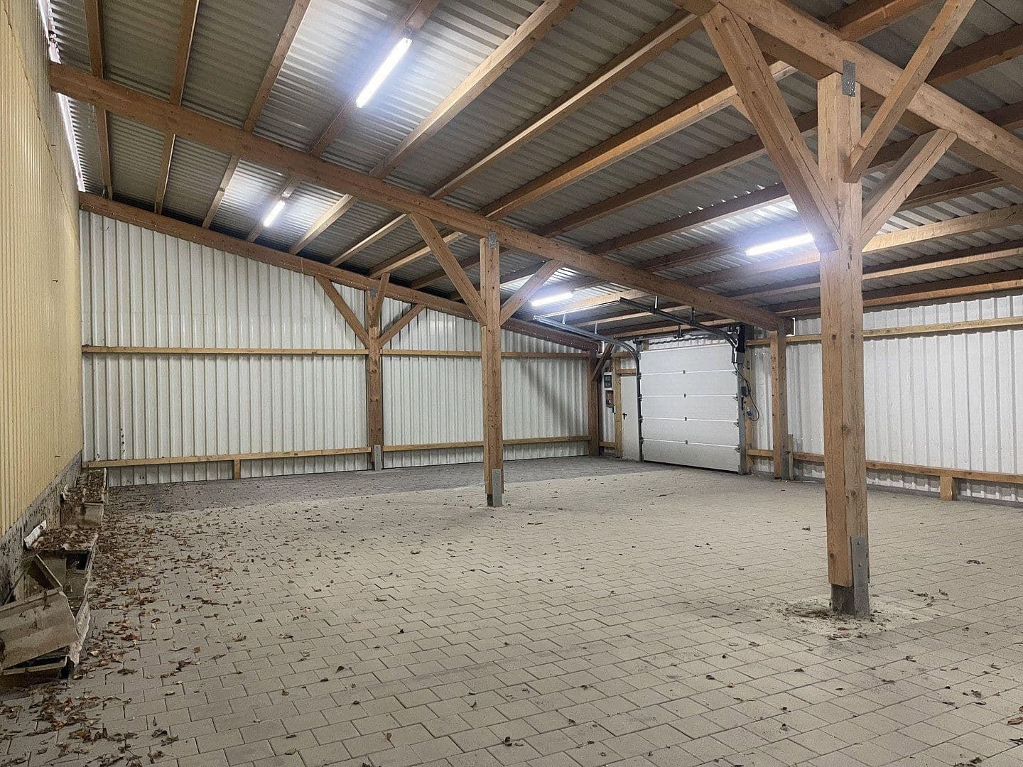 Prenájom nebytového priestoru 187 m², Im Gewerbepark 1, Hunderdorf, Bavorsko Prenájom nebytového priestoru 187 m², Im Gewerbepark 1, Hunderdorf, Bavorsko