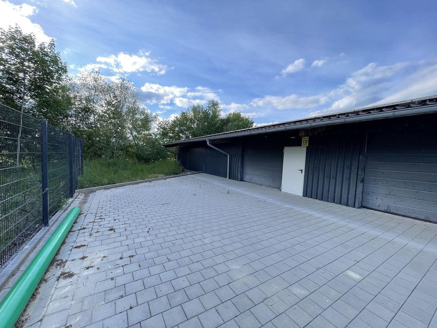 Prenájom nebytového priestoru 187 m², Im Gewerbepark 1, Hunderdorf, Bavorsko Prenájom nebytového priestoru 187 m², Im Gewerbepark 1, Hunderdorf, Bavorsko