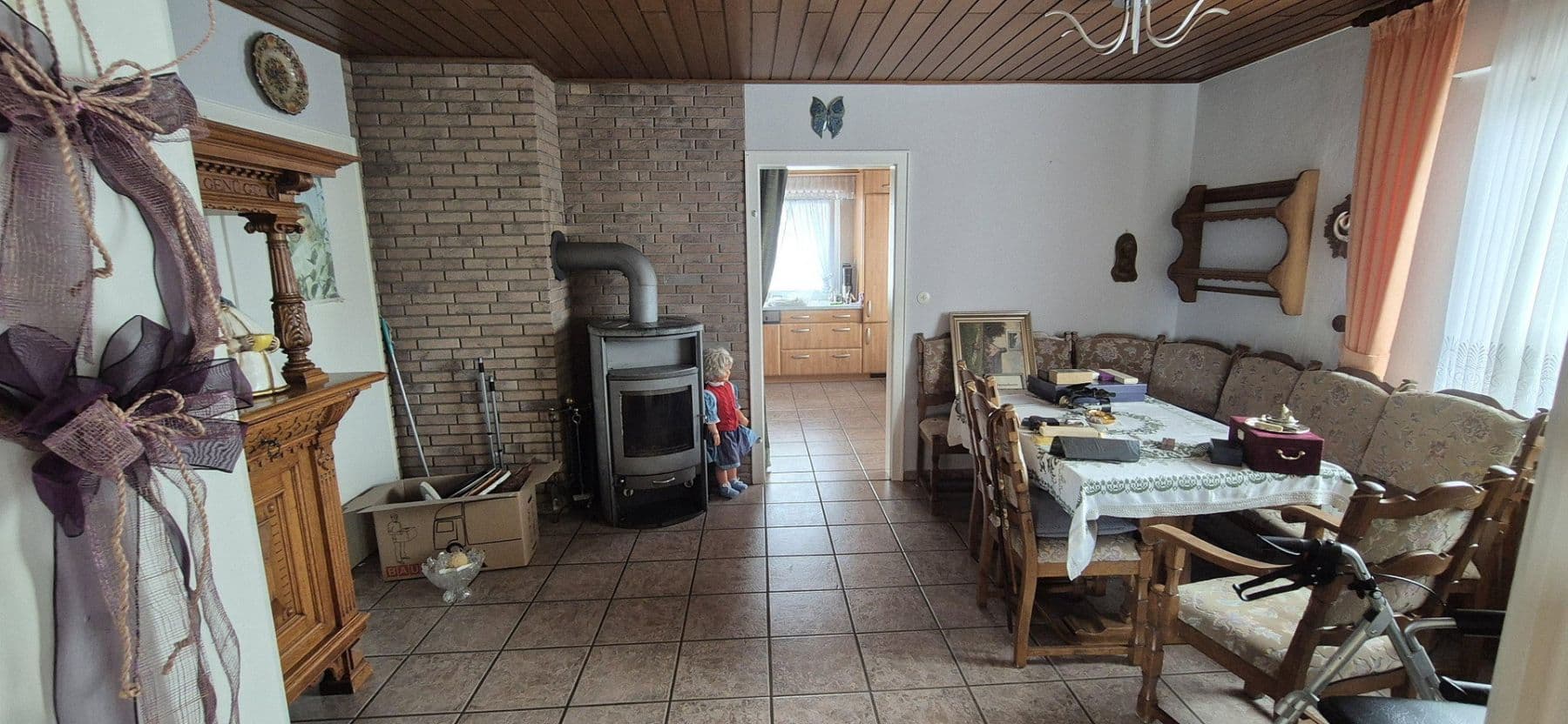 Prenájom bytu 3-izbový 110 m², Eudenbacherstr 134, Königswinter, Severné Porýnie - Westfálsko Prenájom bytu 3-izbový 110 m², Eudenbacherstr 134, Königswinter, Severné Porýnie - Westfálsko