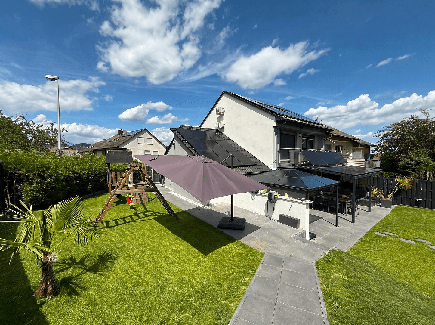 Predaj domu 225 m², pozemok 595 m², Baunatal, Hesensko Predaj domu 225 m², pozemok 595 m², Baunatal, Hesensko
