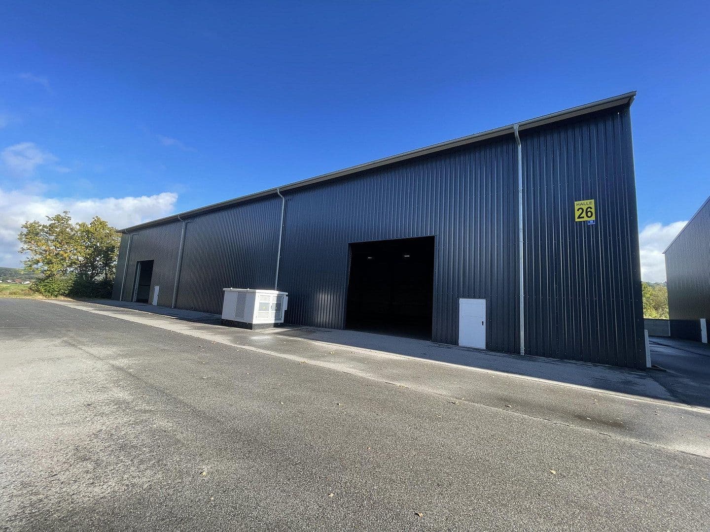 Prenájom nebytového priestoru 1.600 m², Im Gewerbepark 1, Hunderdorf, Bavorsko Prenájom nebytového priestoru 1.600 m², Im Gewerbepark 1, Hunderdorf, Bavorsko