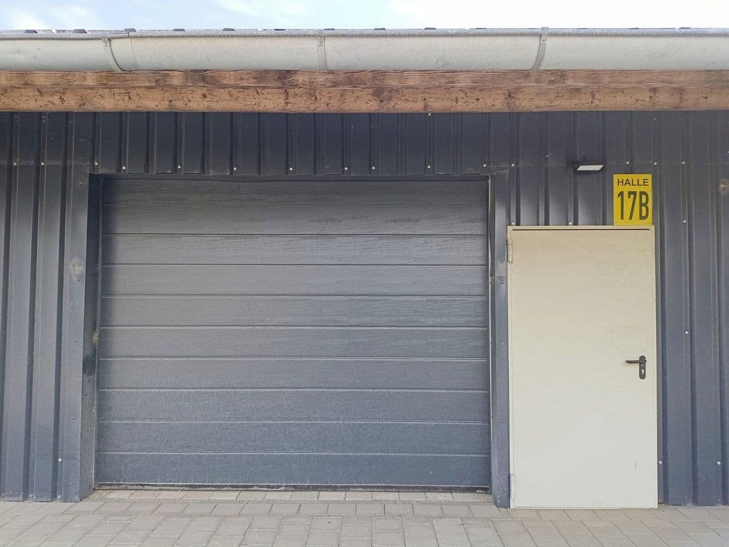 Prenájom nebytového priestoru 69 m², Im Gewerbepark 1, Hunderdorf, Bavorsko Prenájom nebytového priestoru 69 m², Im Gewerbepark 1, Hunderdorf, Bavorsko