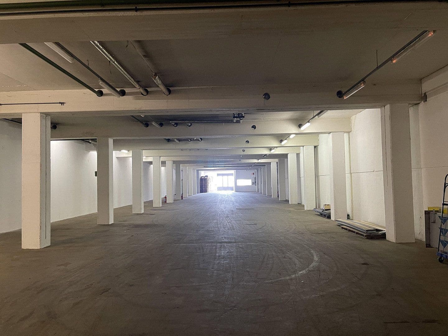 Prenájom nebytového priestoru 750 m², Im Gewerbepark 1, Hunderdorf, Bavorsko Prenájom nebytového priestoru 750 m², Im Gewerbepark 1, Hunderdorf, Bavorsko