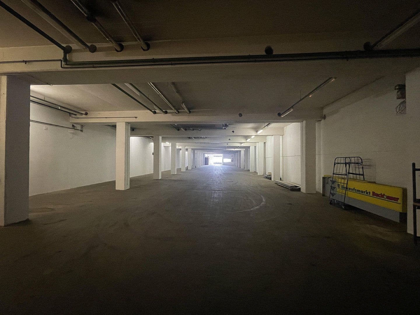 Prenájom nebytového priestoru 750 m², Im Gewerbepark 1, Hunderdorf, Bavorsko Prenájom nebytového priestoru 750 m², Im Gewerbepark 1, Hunderdorf, Bavorsko
