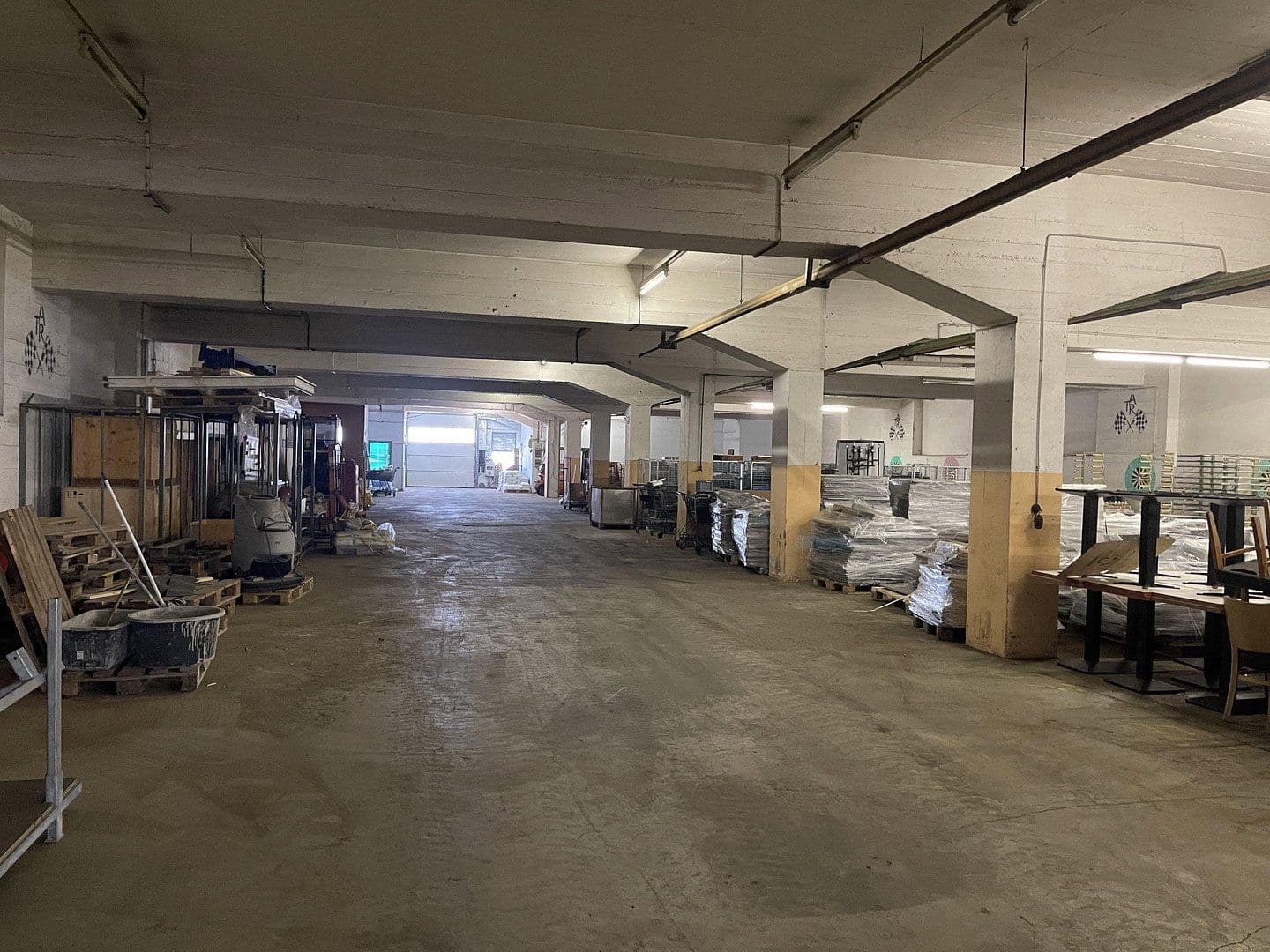 Prenájom nebytového priestoru 1.995 m², Im Gewerbepark 1, Hunderdorf, Bavorsko Prenájom nebytového priestoru 1.995 m², Im Gewerbepark 1, Hunderdorf, Bavorsko