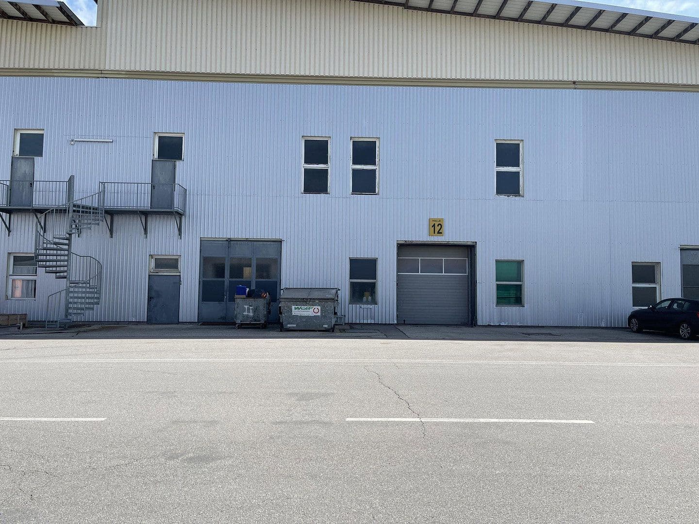 Prenájom nebytového priestoru 1.995 m², Im Gewerbepark 1, Hunderdorf, Bavorsko Prenájom nebytového priestoru 1.995 m², Im Gewerbepark 1, Hunderdorf, Bavorsko
