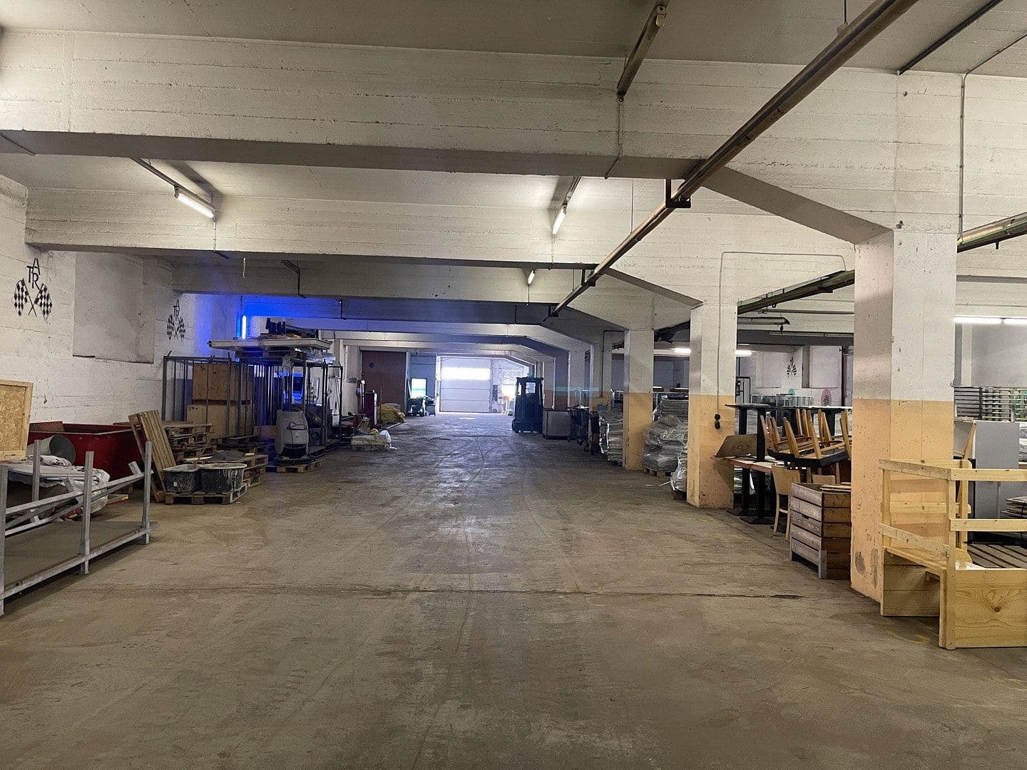 Prenájom nebytového priestoru 1.995 m², Im Gewerbepark 1, Hunderdorf, Bavorsko Prenájom nebytového priestoru 1.995 m², Im Gewerbepark 1, Hunderdorf, Bavorsko